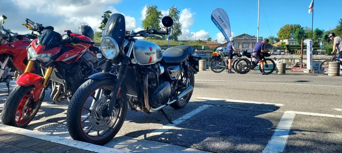 Triumph Street Twin 900 (2016) (3)