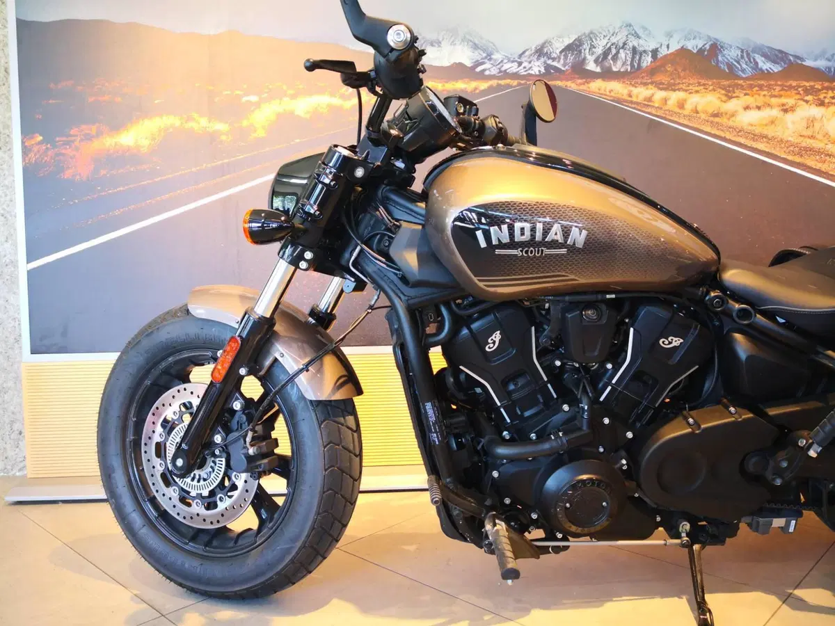 Indian Scout 1250 Bobber Limited + Tech (2025 - 26) (10)