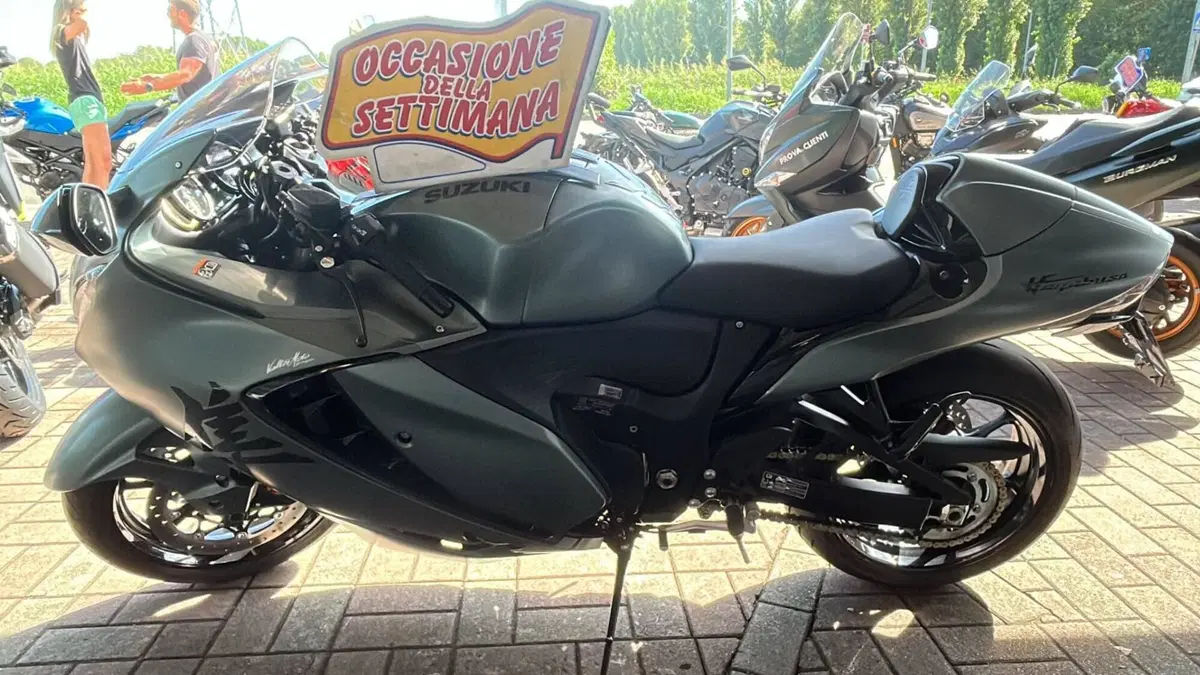 Suzuki GSX 1300 R Hayabusa (2025) (2)