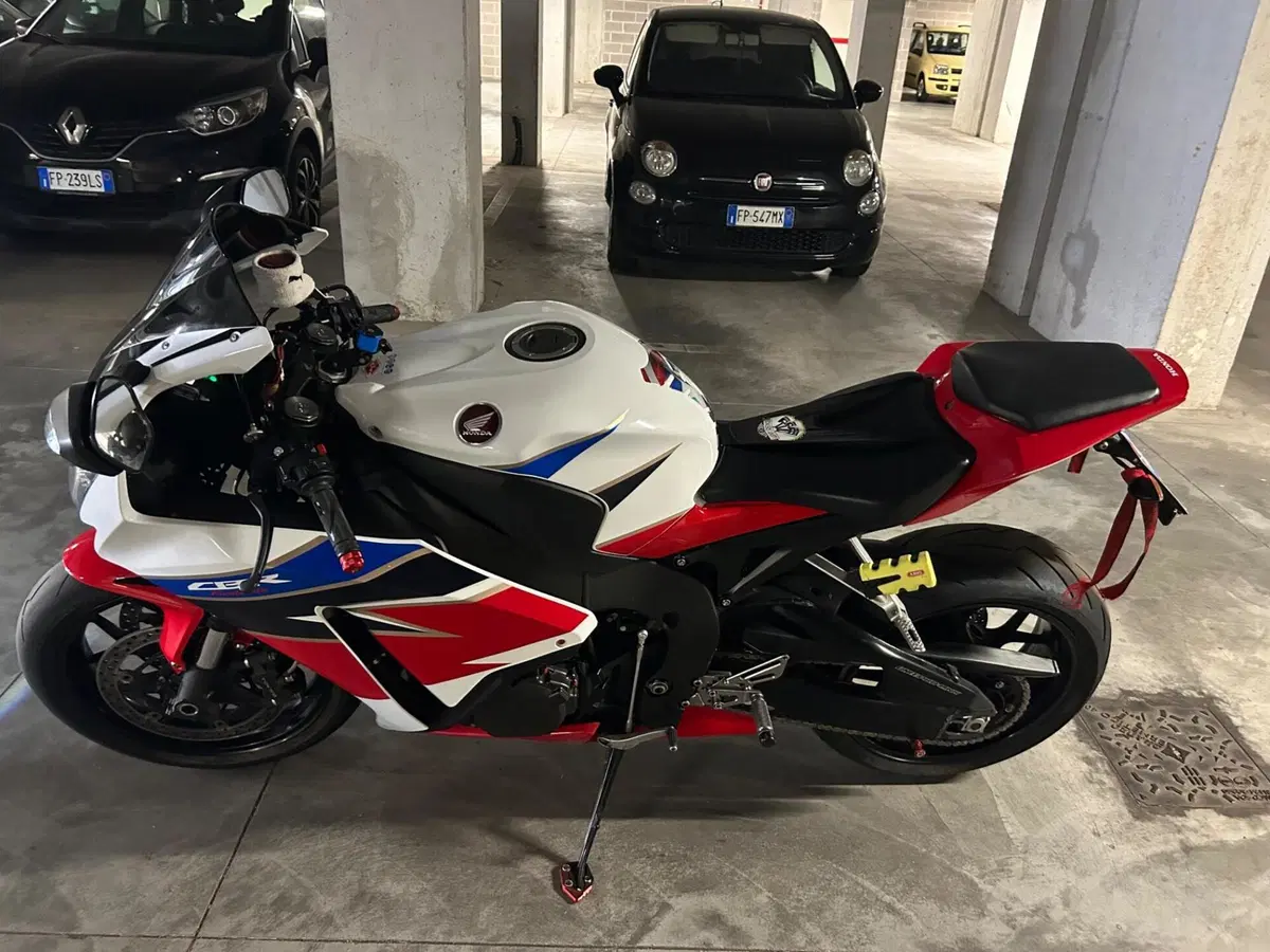 Honda CBR 1000 RR Fireblade (2012 - 16) (5)