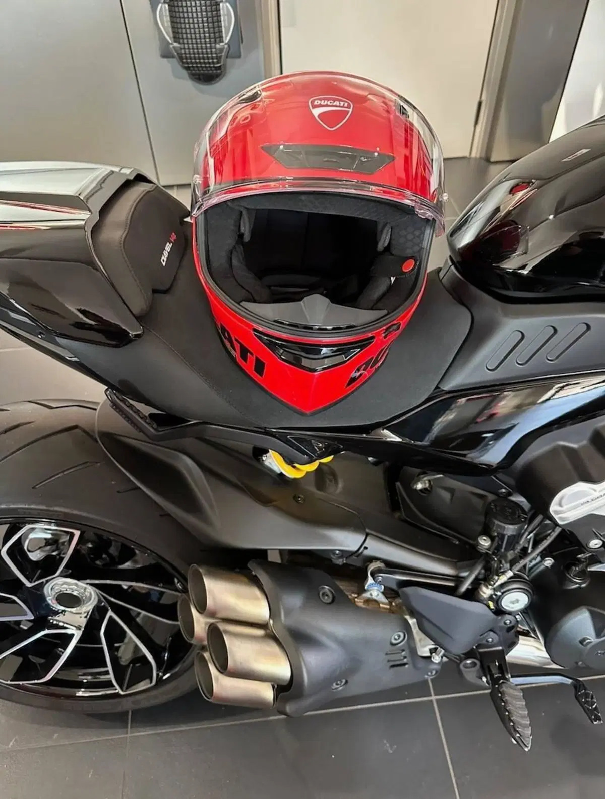Ducati Diavel V4 (2023 - 26) (4)