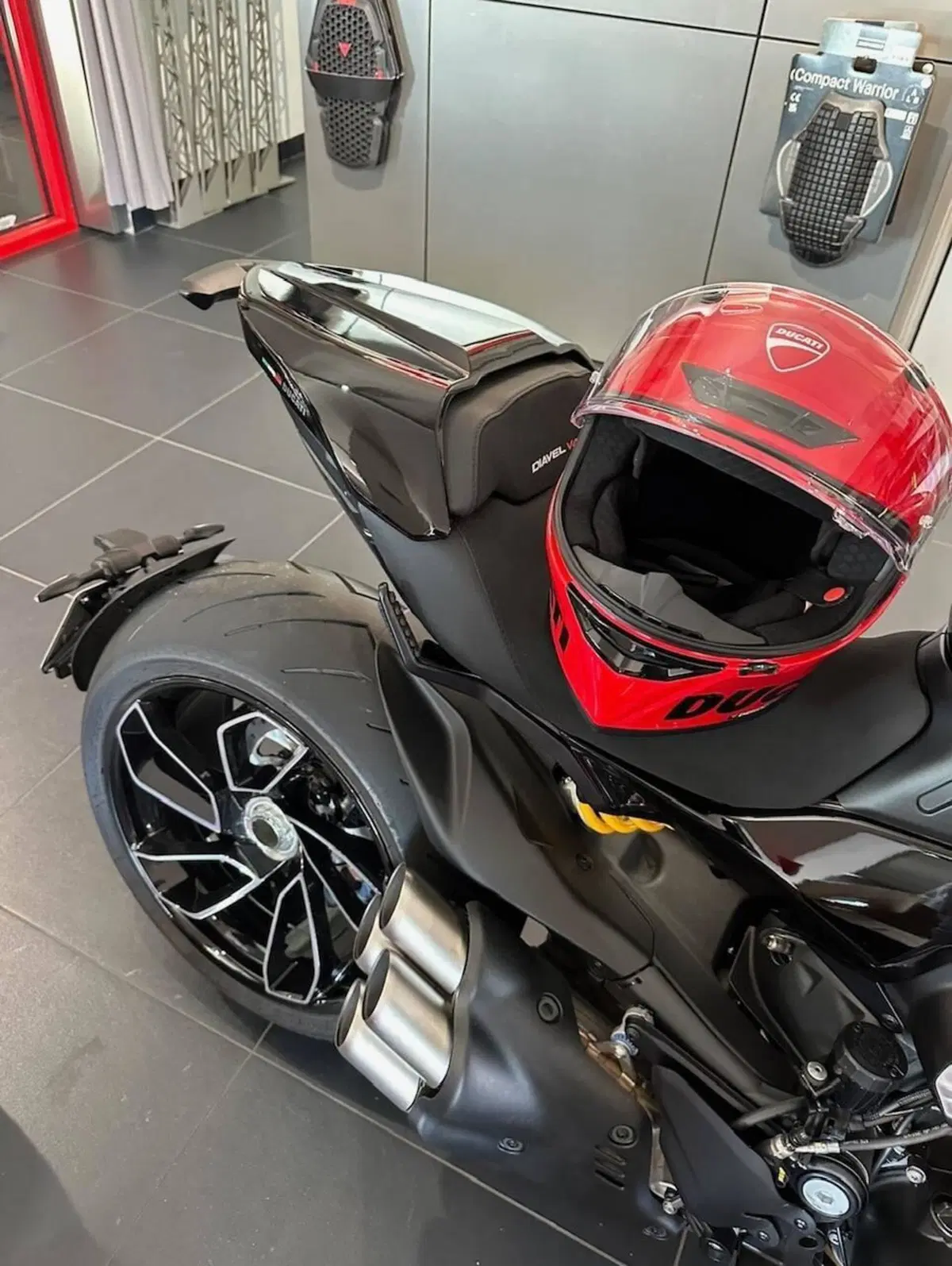 Ducati Diavel V4 (2023 - 26) (5)