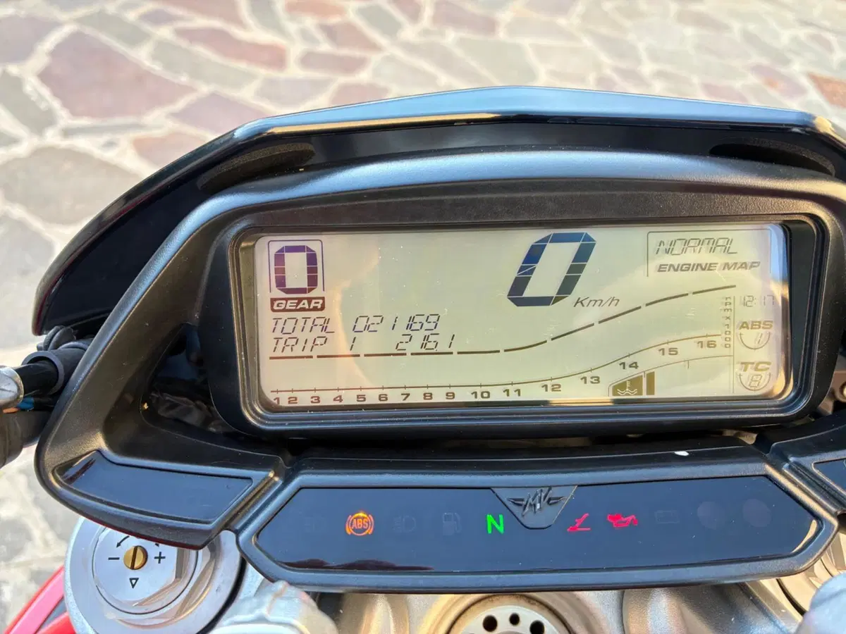MV Agusta Rivale 800 EAS ABS (2013 - 17) (12)