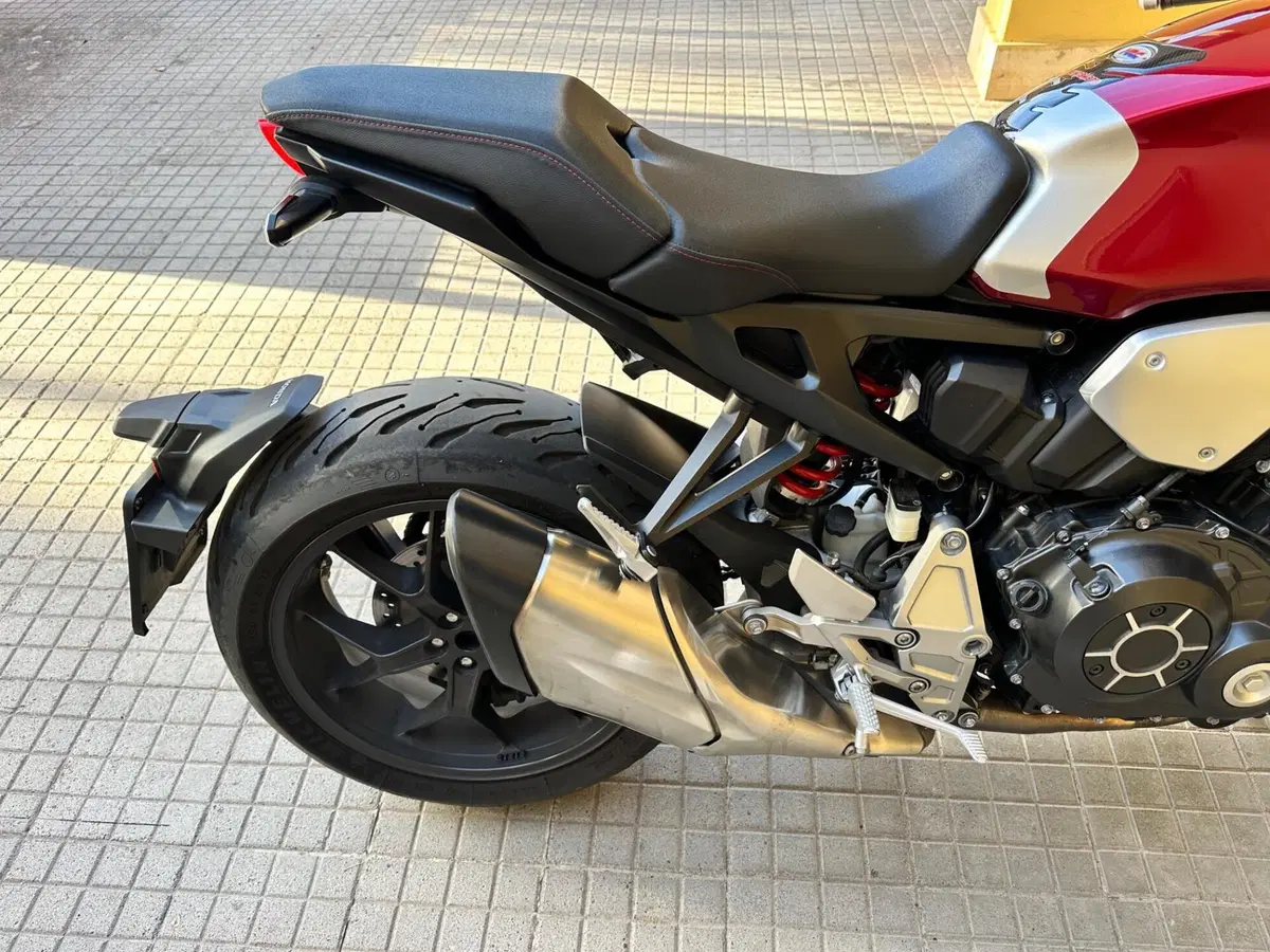 Honda CB 1000 R + Neo Sport Cafè (2019 - 20) (7)