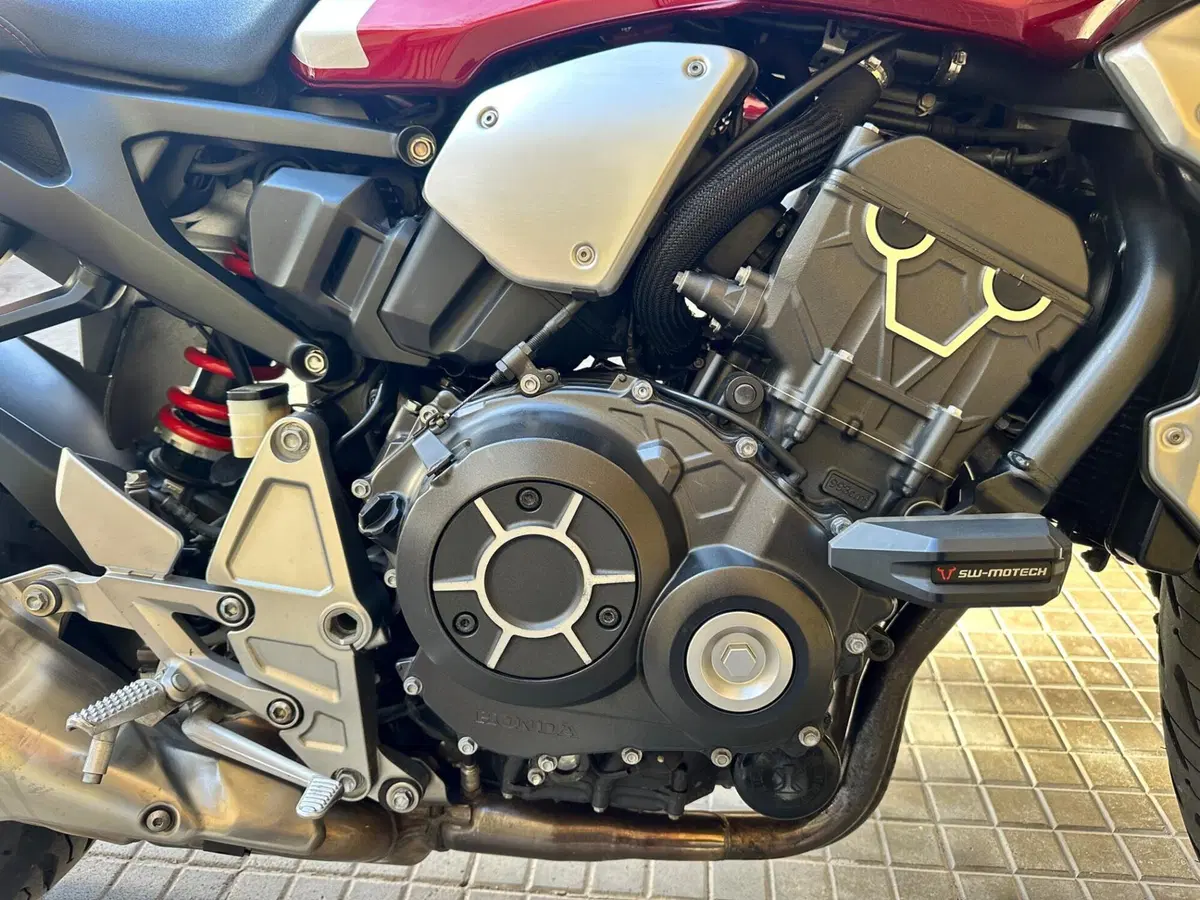 Honda CB 1000 R + Neo Sport Cafè (2019 - 20) (8)