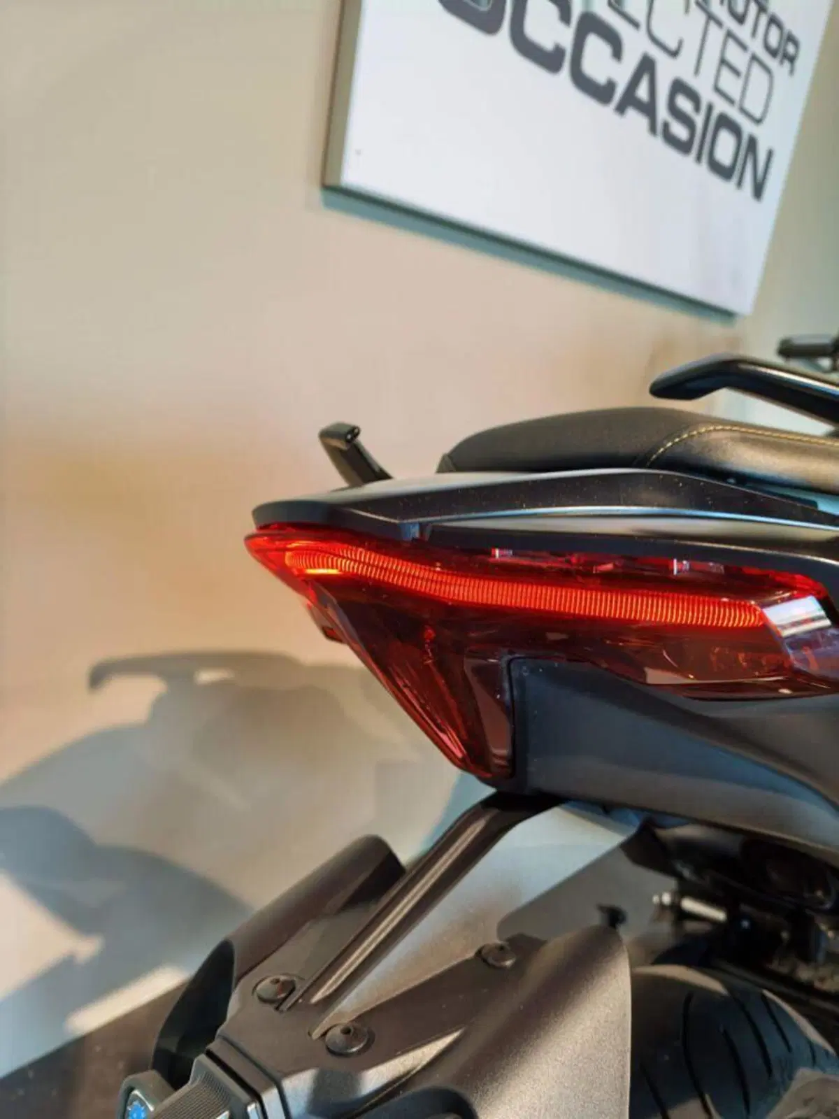 Yamaha T-Max 560 Tech Max (2022 - 24) (7)