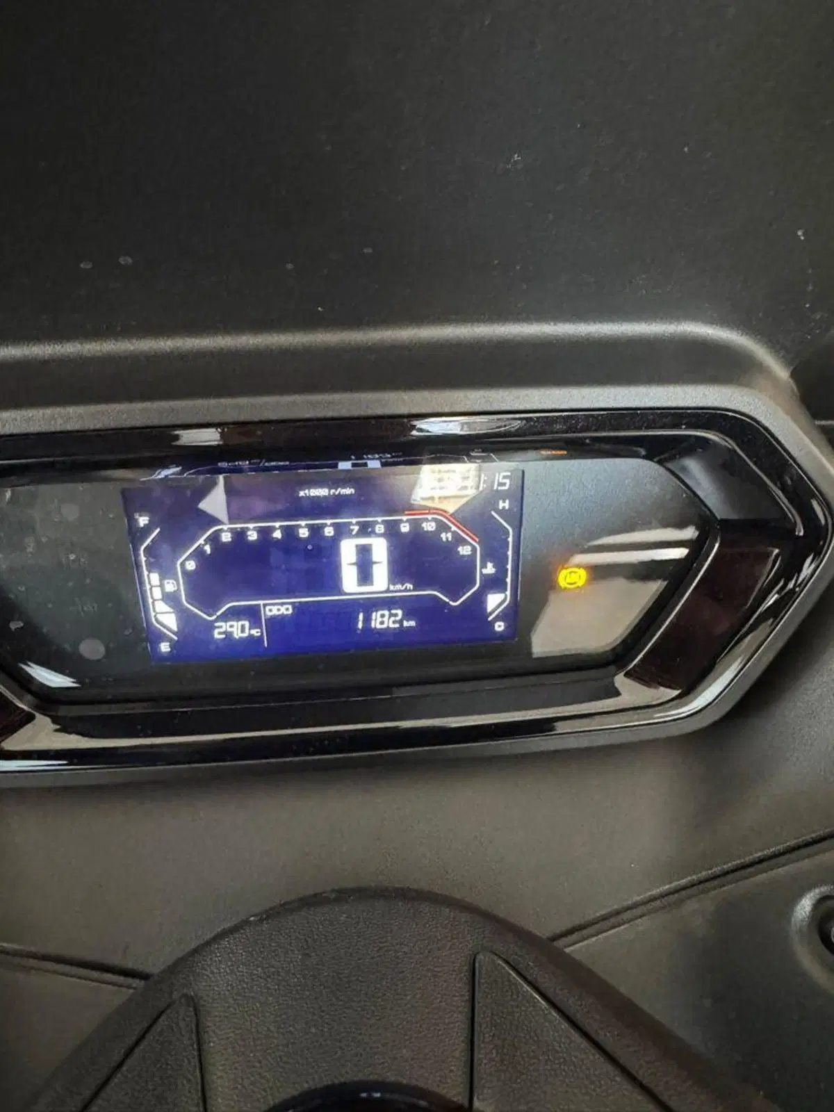 Yamaha X-Max 300 (2025 - 26) (5)
