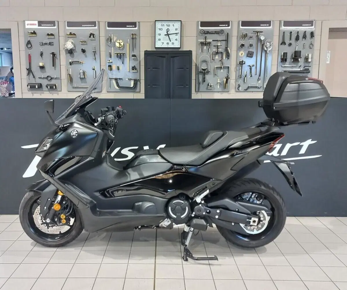 Yamaha T-Max 560 Tech Max (2022 - 24) (2)
