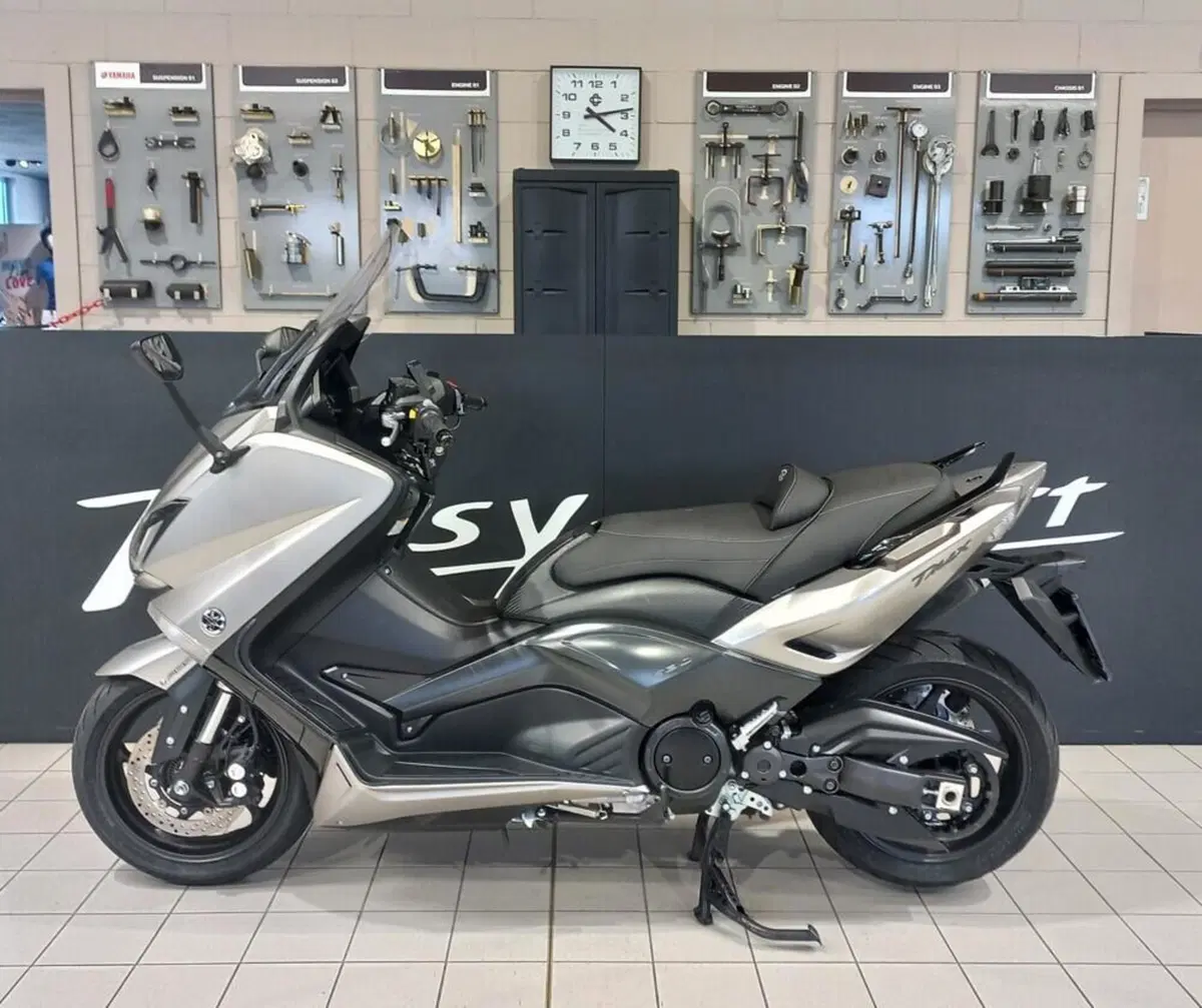 Yamaha T-Max 530 (2015 - 16) (2)
