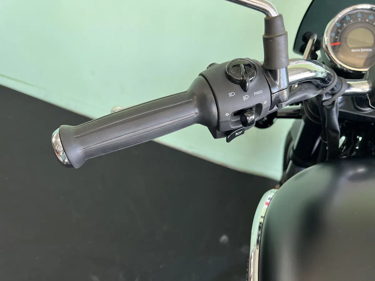 Royal Enfield Meteor 350 (2021 - 26) (20)