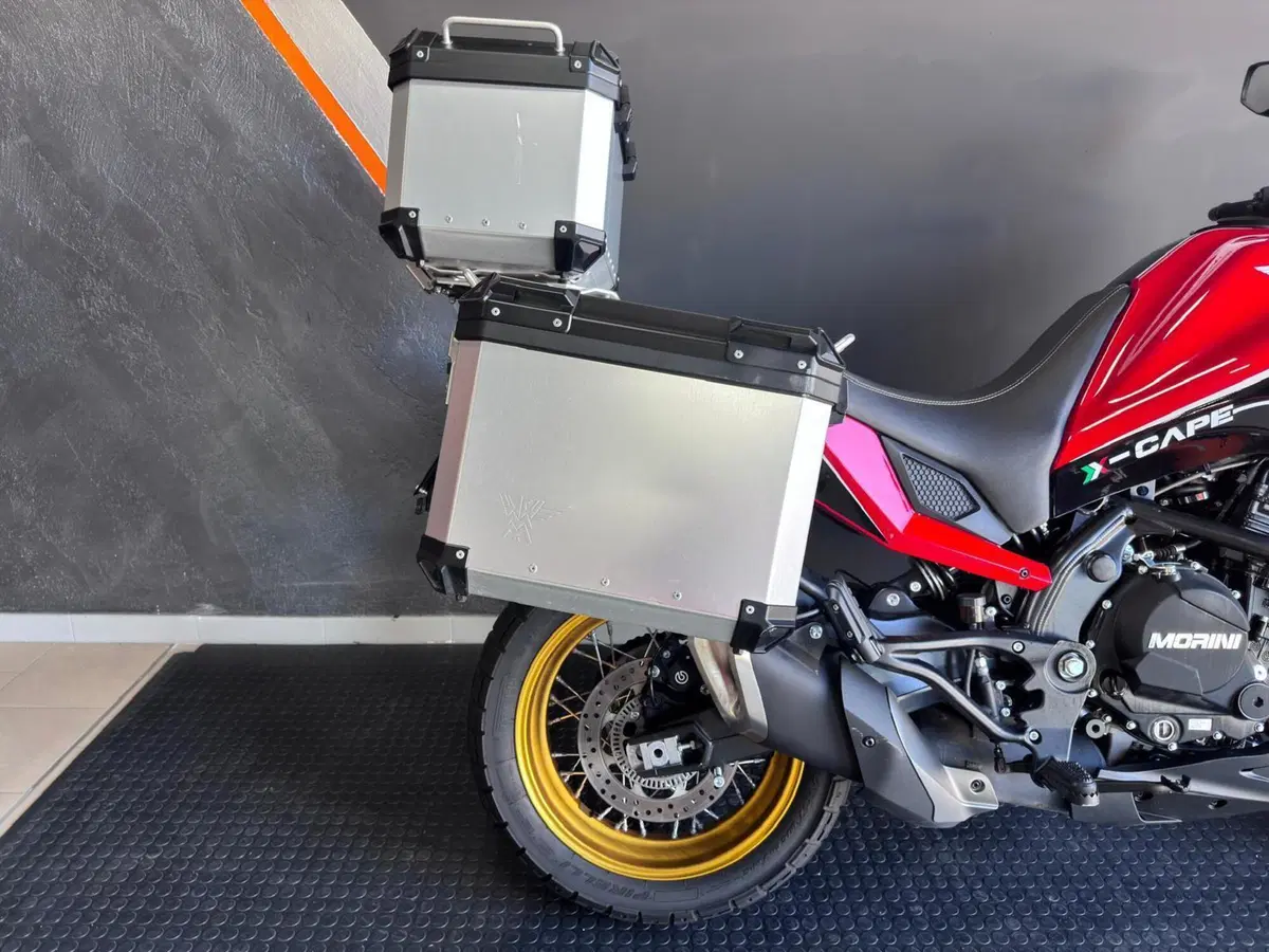 Moto Morini X-Cape 650 Gold Wheels Edition (2022 - 26) (10)