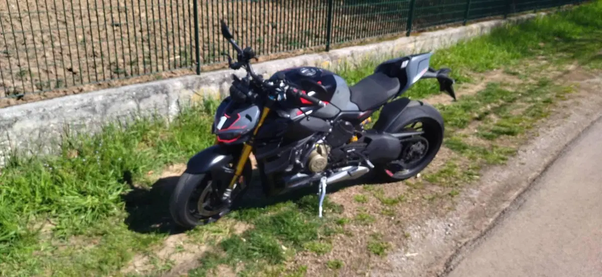 Ducati Streetfighter V4 S (2023 - 24) (9)
