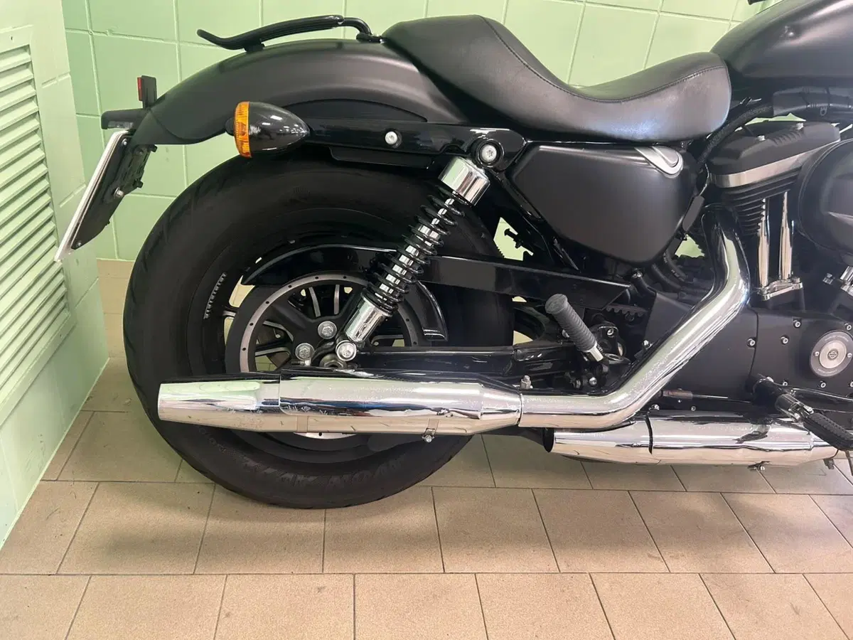 Harley-Davidson 883 Iron (2014 - 16) - XL 883N (9)