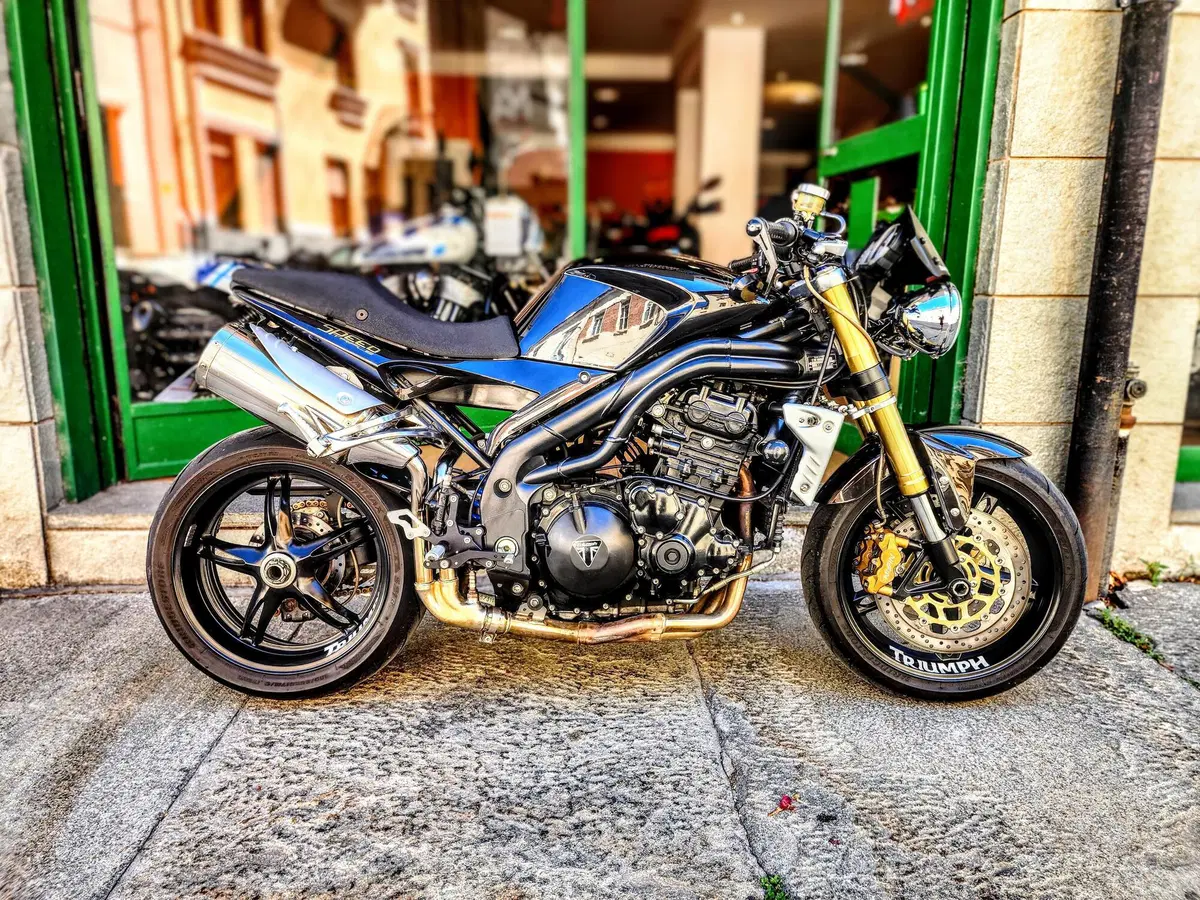 Triumph Speed Triple 1050 (2005 - 11)