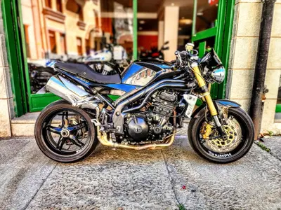 Triumph Speed Triple 1050 (2005 - 11) usata