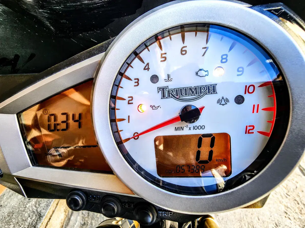 Triumph Speed Triple 1050 (2005 - 11) (6)