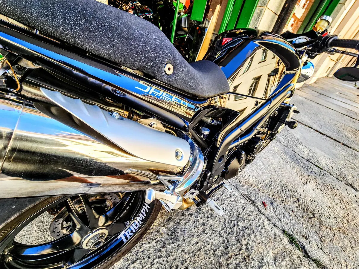 Triumph Speed Triple 1050 (2005 - 11) (10)