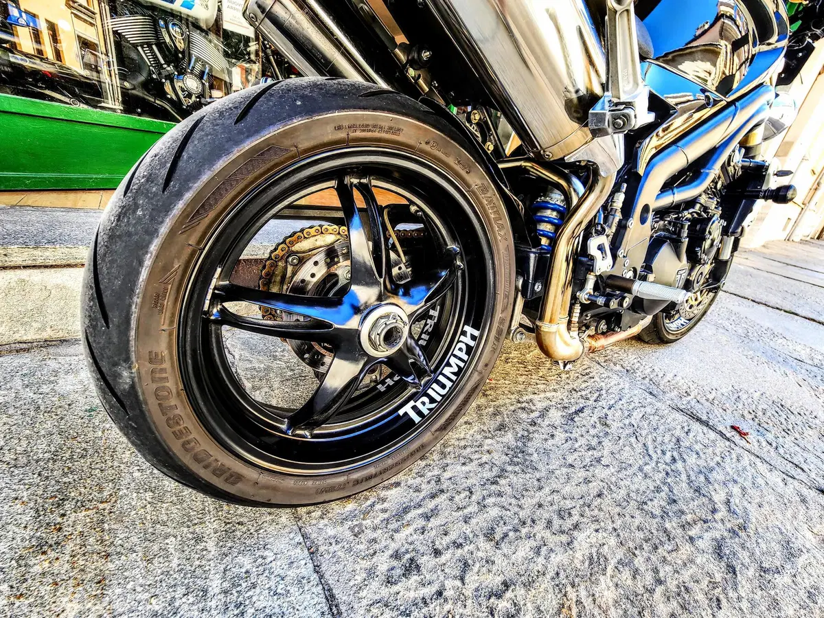 Triumph Speed Triple 1050 (2005 - 11) (12)