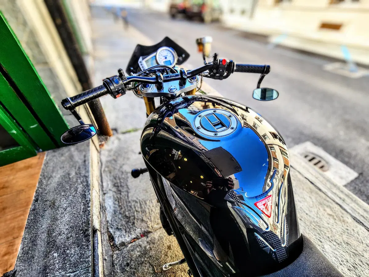Triumph Speed Triple 1050 (2005 - 11) (18)