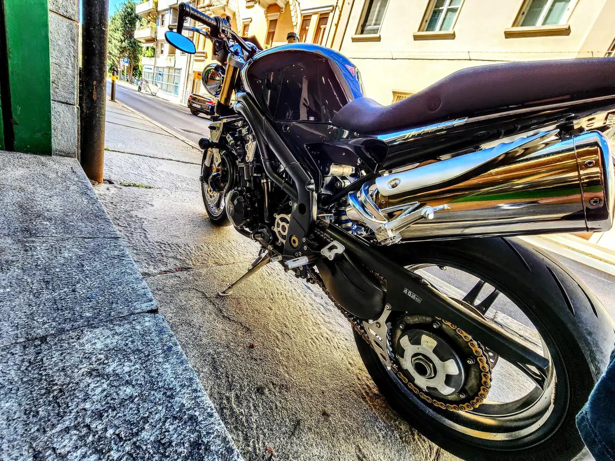 Triumph Speed Triple 1050 (2005 - 11) (19)
