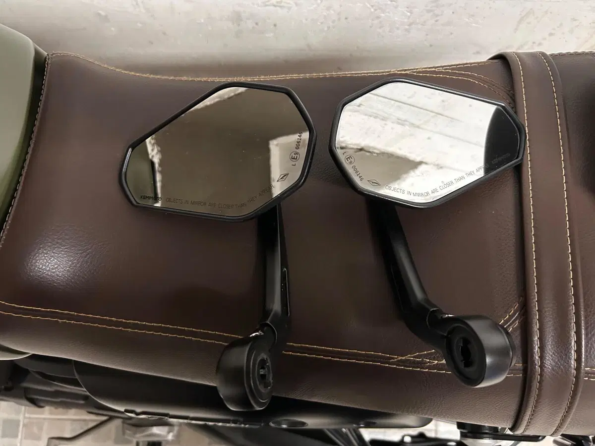 Moto Guzzi V7 III Stone (2017 - 20) (17)