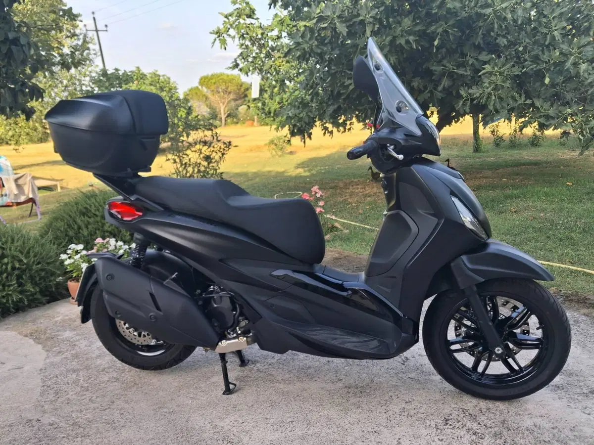 Piaggio Beverly 400 ABS-ASR (2021 - 24) (2)
