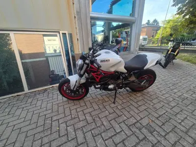 Ducati Monster 821 ABS (2014 - 17) usata