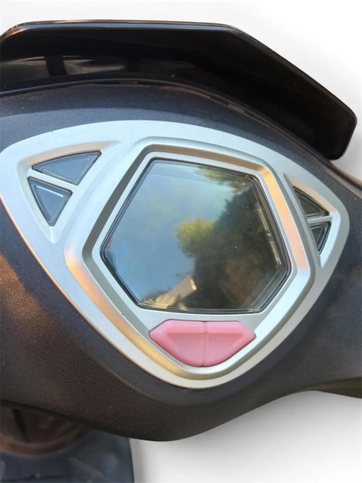 Motron Motorcycles Breezy 50 4T (2021 - 26) (8)