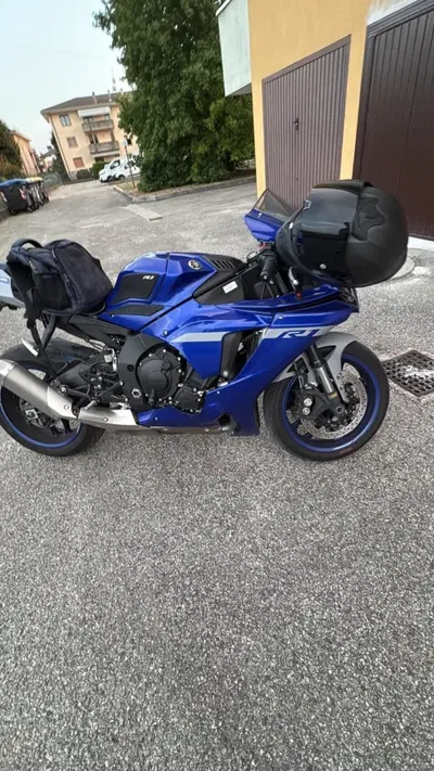 Yamaha YZF R1 (2017 - 19) usata