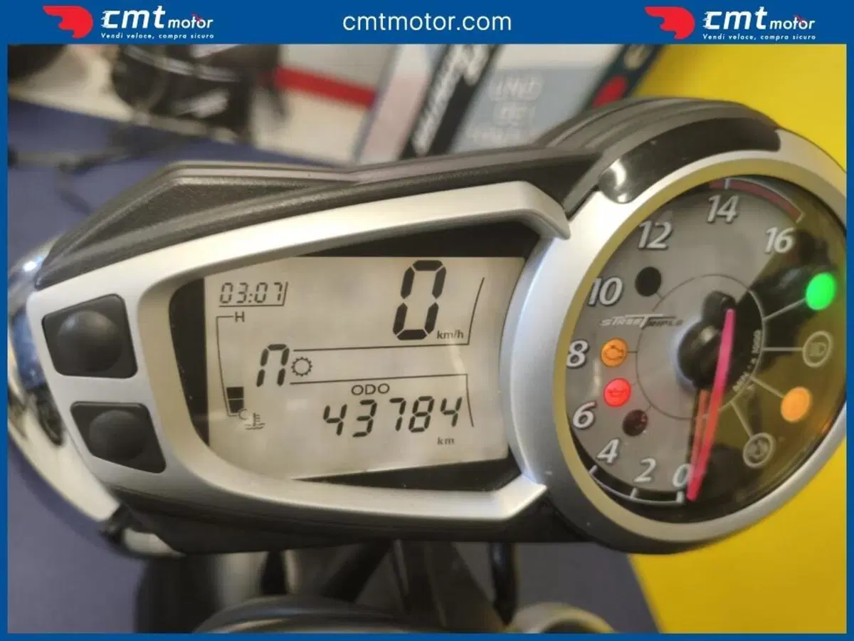 Triumph Street Triple R (2009 - 12) (8)
