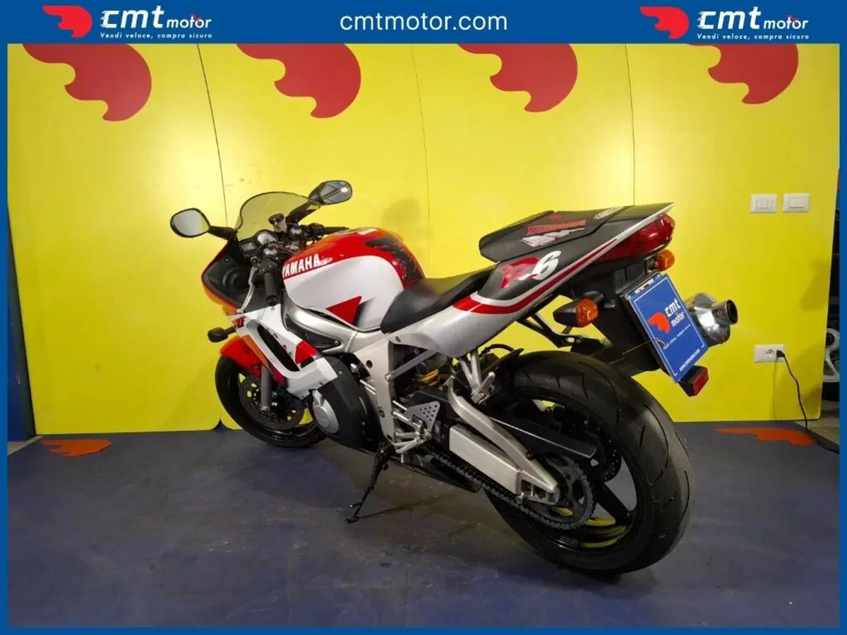 Yamaha YZF R6 (1999 - 00) (7)