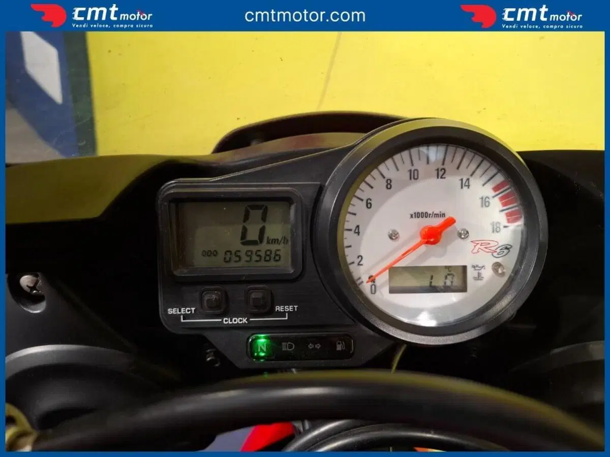 Yamaha YZF R6 (1999 - 00) (8)