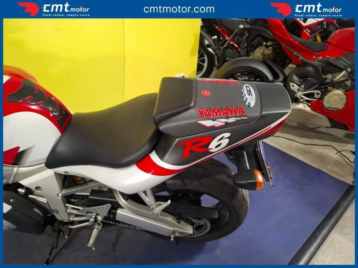 Yamaha YZF R6 (1999 - 00) (10)