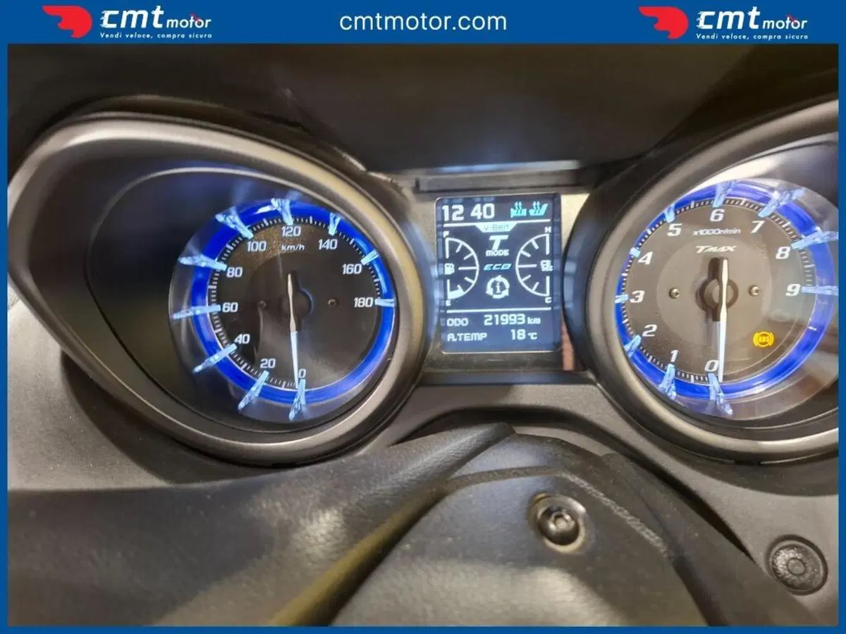 Yamaha T-Max 560 Tech Max (2020) (11)