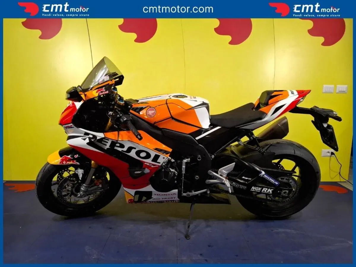 Honda CBR 1000 RR-R Fireblade SP 30th Anniversary (2022 - 23) (2)