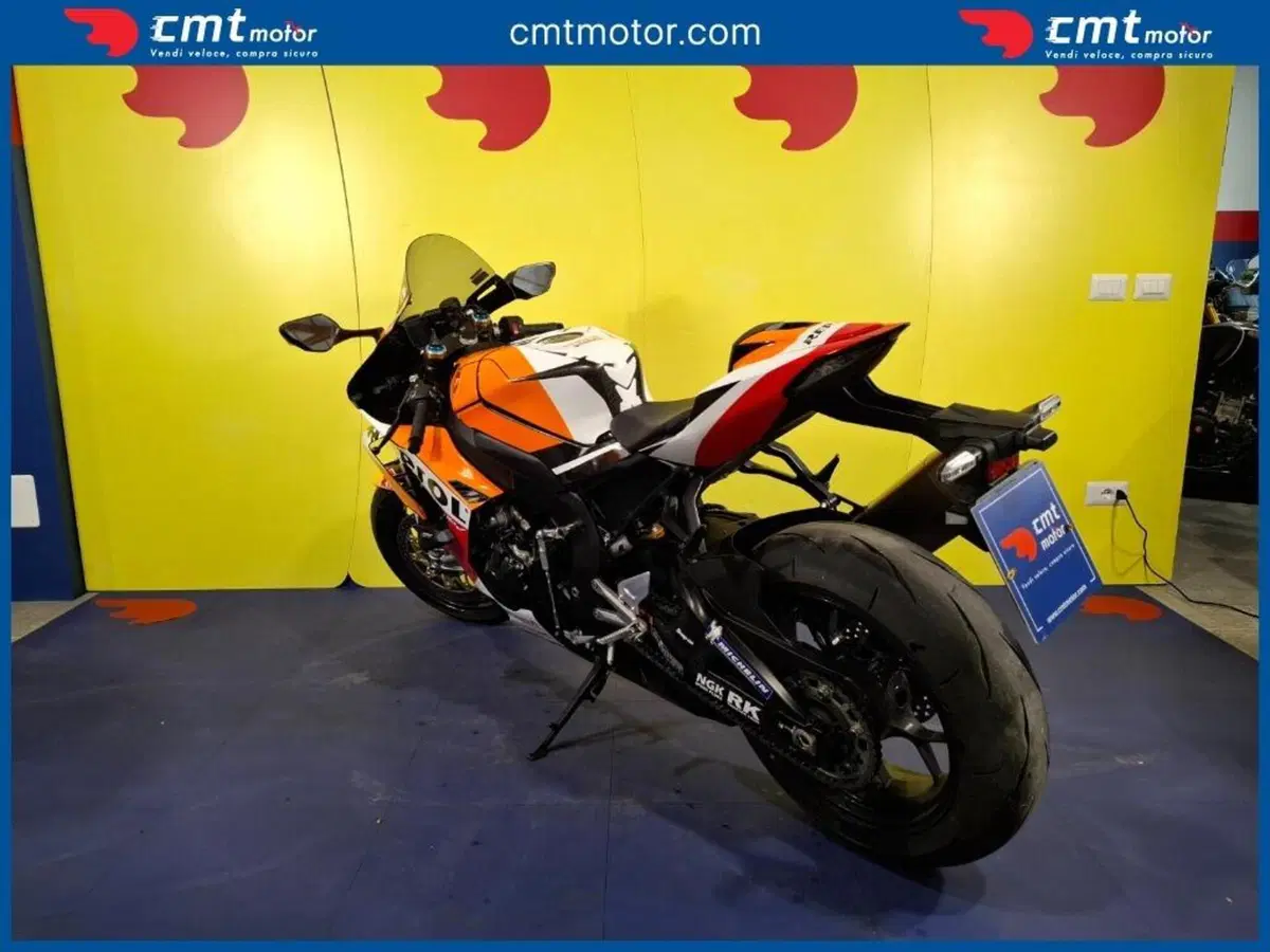 Honda CBR 1000 RR-R Fireblade SP 30th Anniversary (2022 - 23) (7)