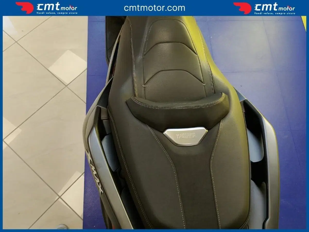 Yamaha X-Max 300 Iron Max (2019 - 20) (10)