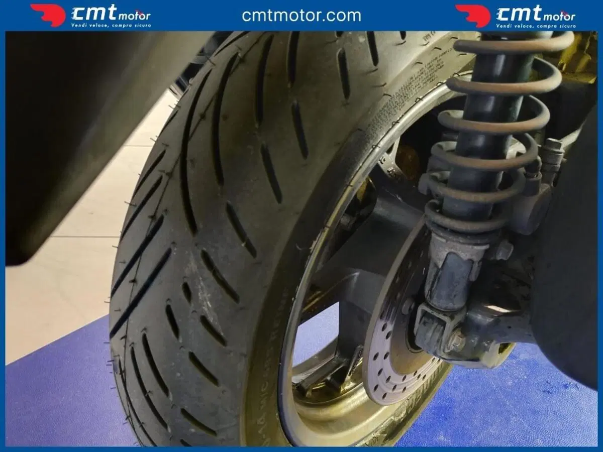 Yamaha X-Max 300 Iron Max (2019 - 20) (11)