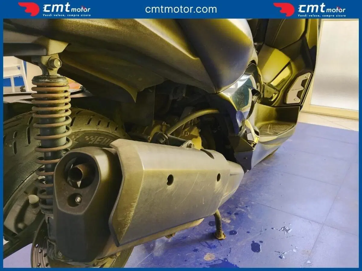 Yamaha X-Max 300 Iron Max (2019 - 20) (13)