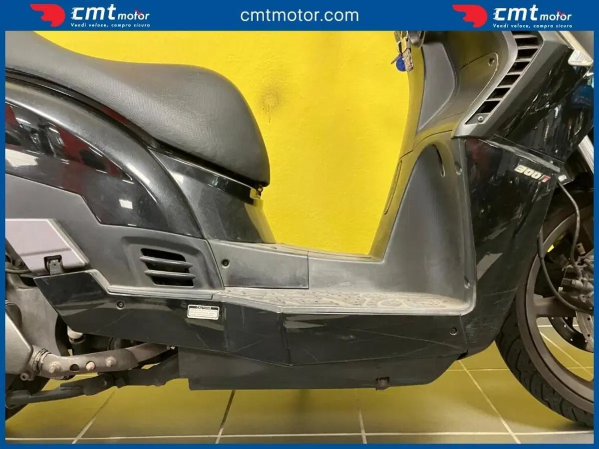 Kymco People 300i S (2008 - 12) (7)