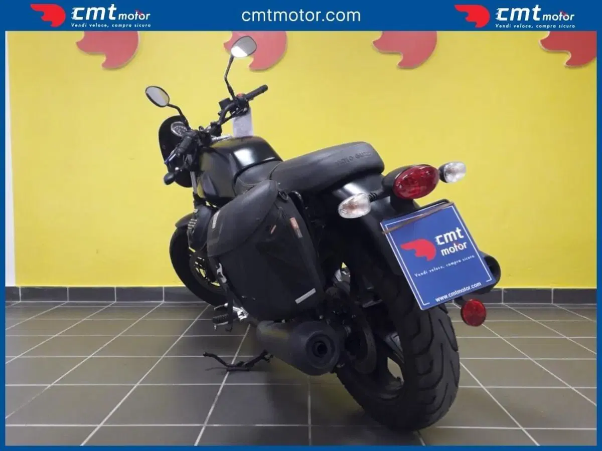 Moto Guzzi V7 III Stone (2017 - 20) (4)