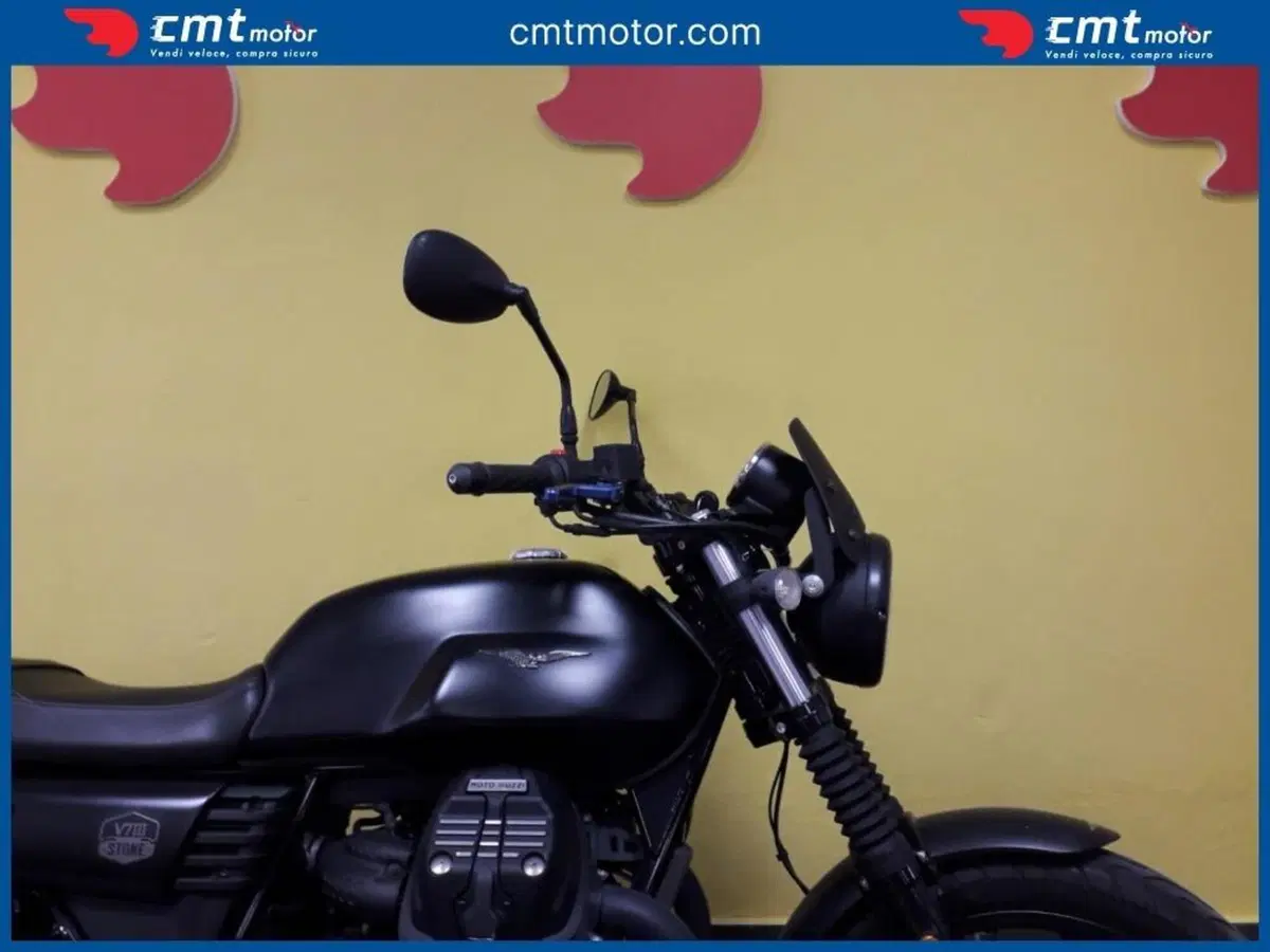 Moto Guzzi V7 III Stone (2017 - 20) (8)