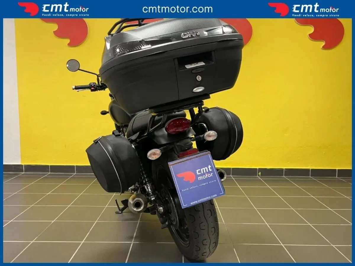 Triumph Street Twin 900 (2017 - 18) (4)