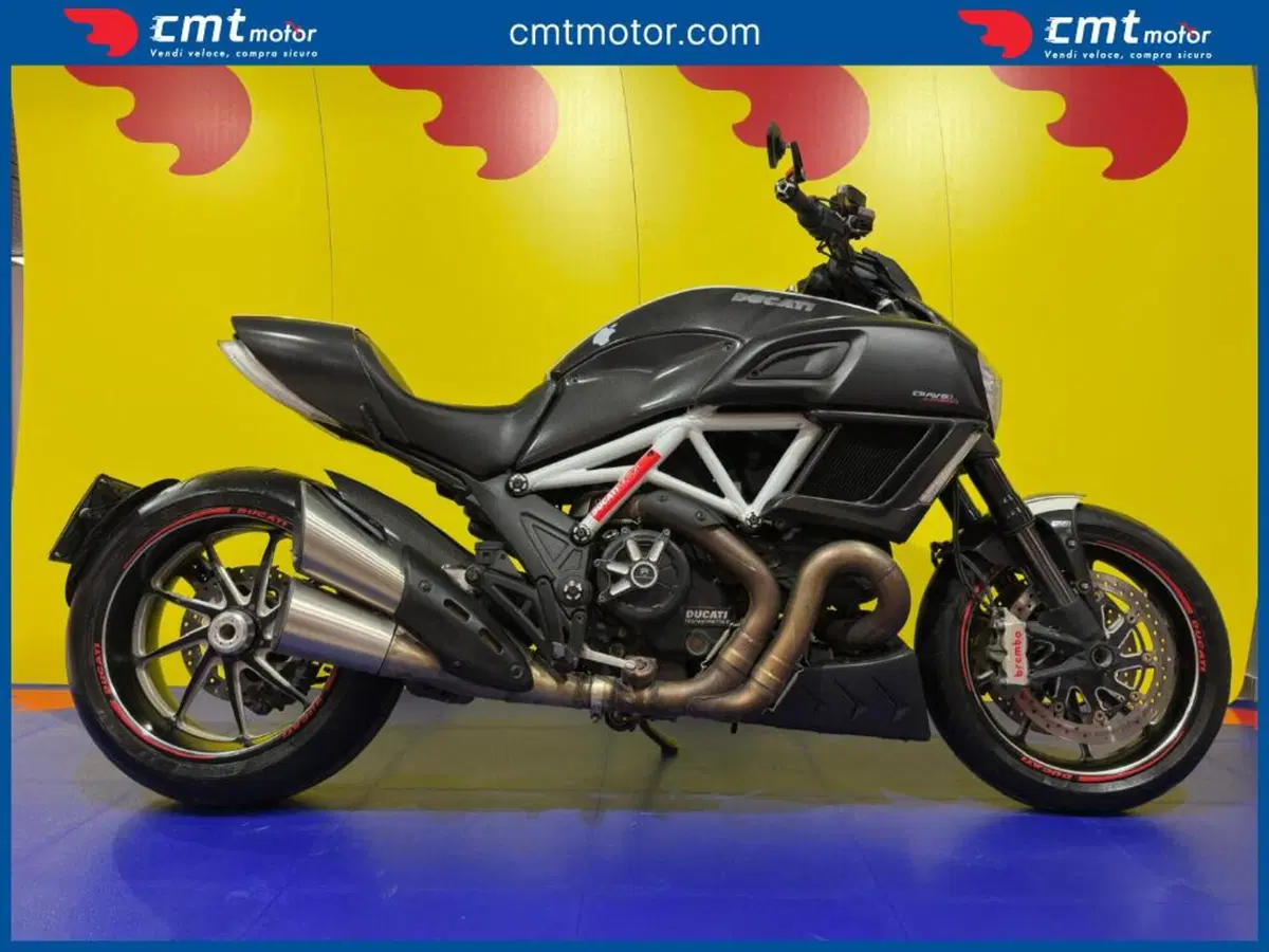 Ducati Diavel 1200 Carbon (2014 - 16) (2)