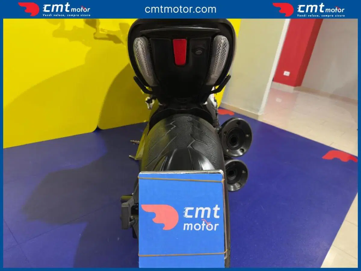Ducati Diavel 1200 Carbon (2014 - 16) (5)