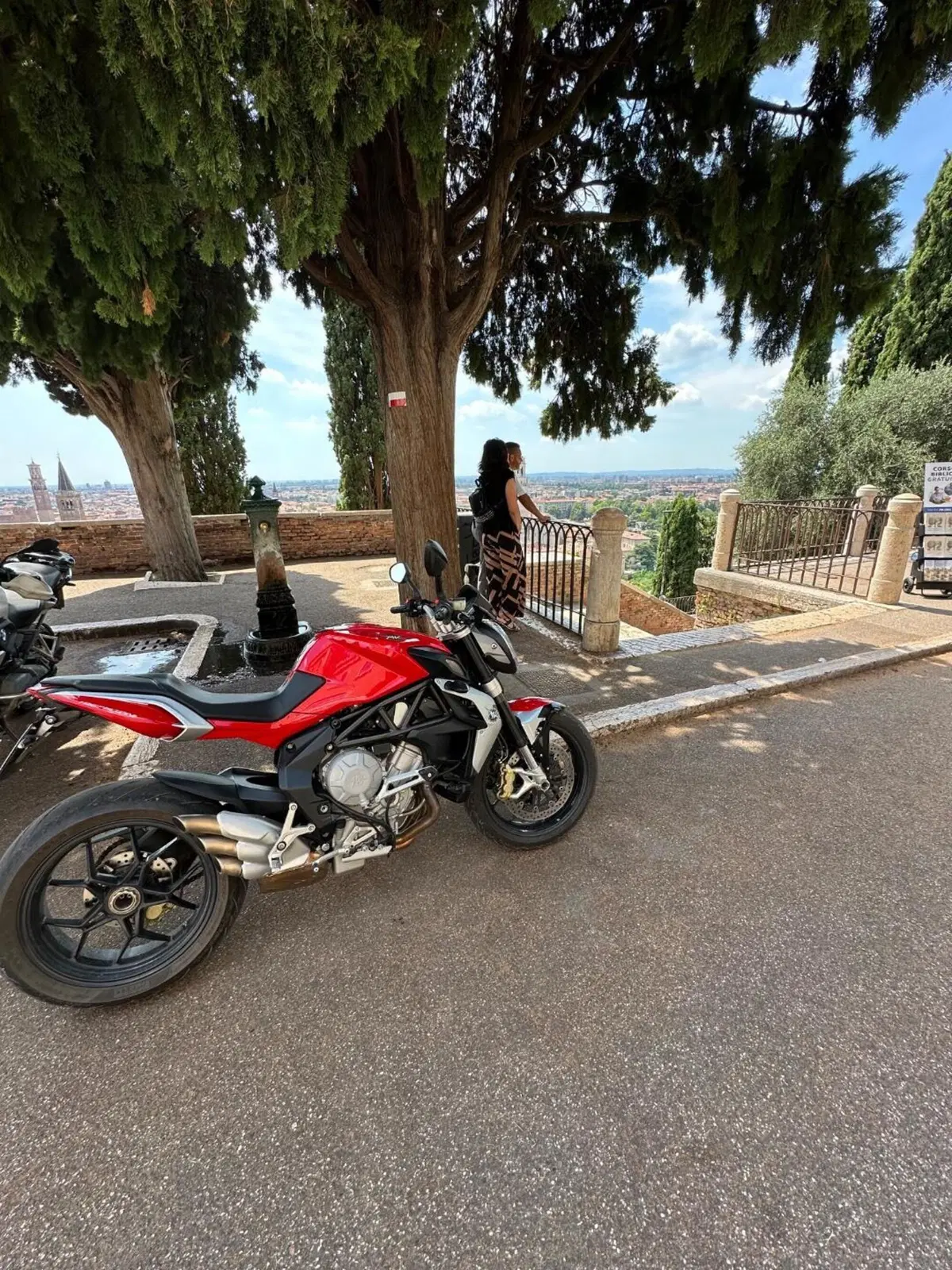 MV Agusta Brutale 675 (2011 - 15) (2)
