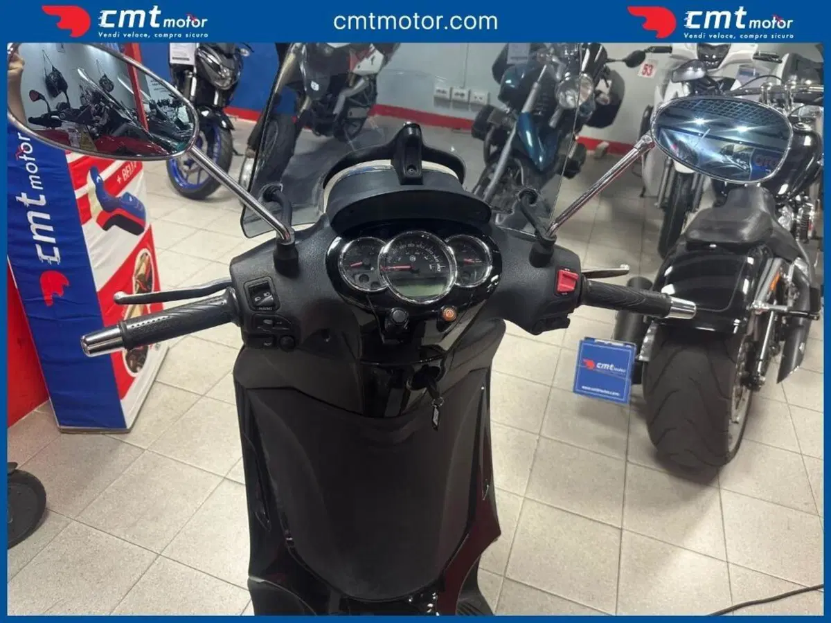 Piaggio Beverly 350 ABS (2016 - 20) (5)