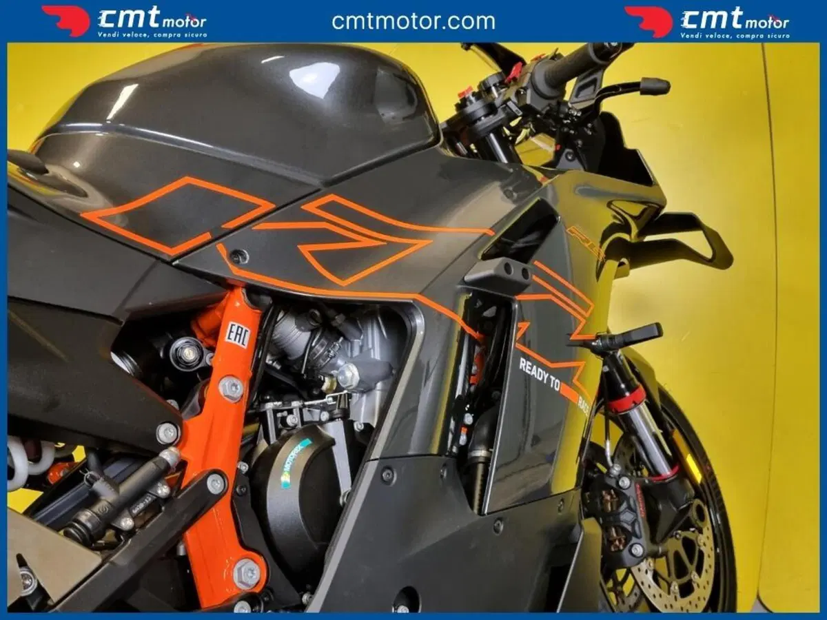 KTM 990 RC R (2026) (8)