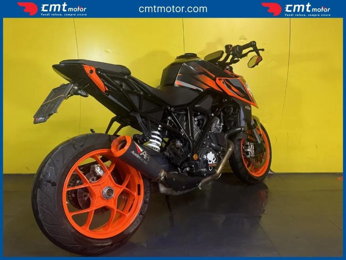 KTM 1290 Super Duke R (2019) (4)