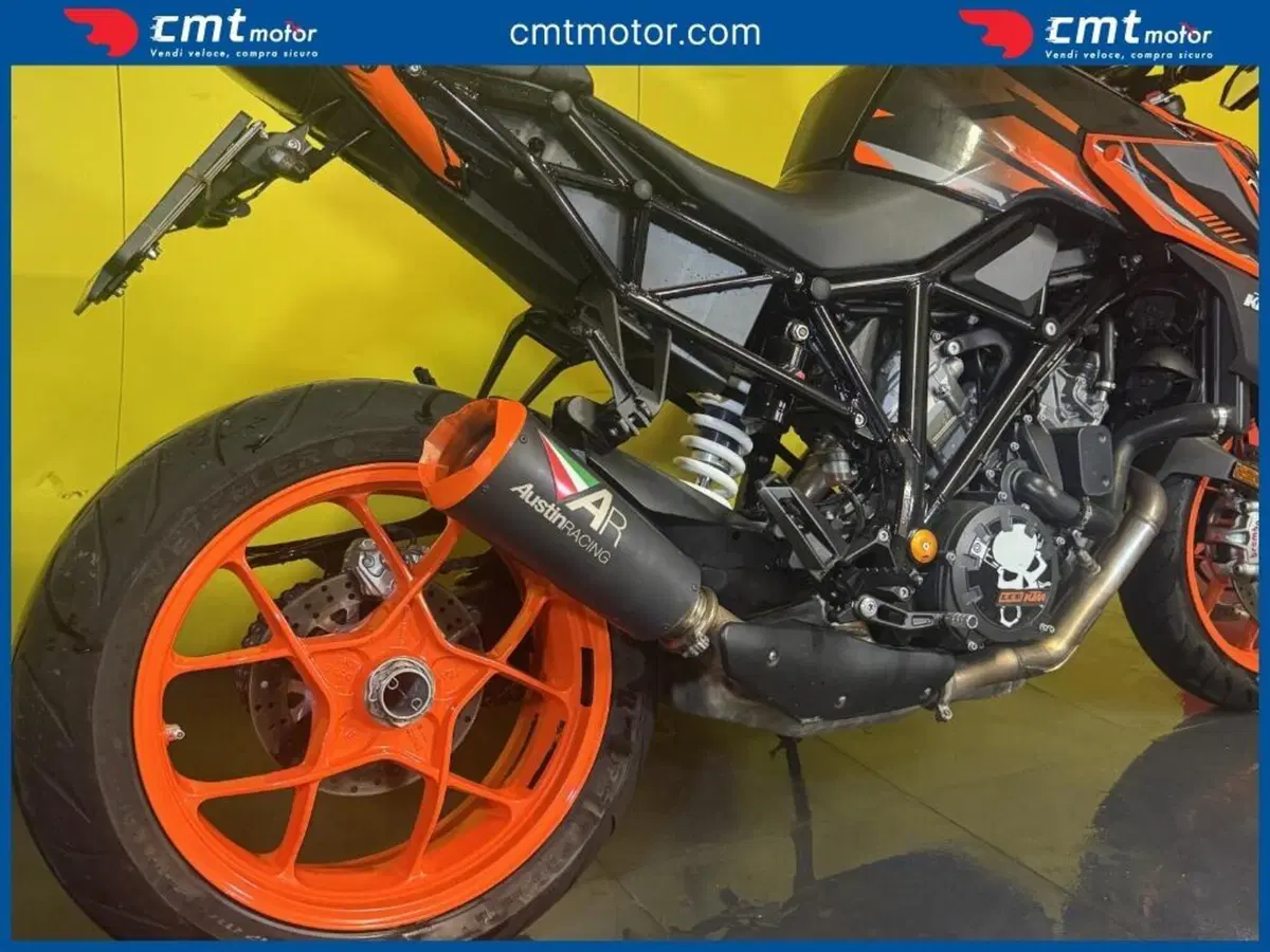 KTM 1290 Super Duke R (2019) (6)